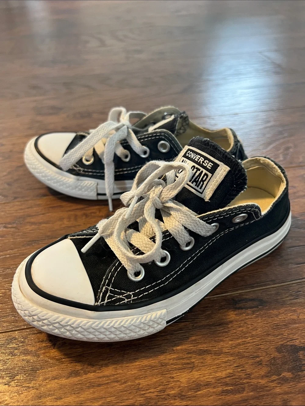 Converse Chuck Taylor All Star Low Top Sneakers Kids Size 11 Black